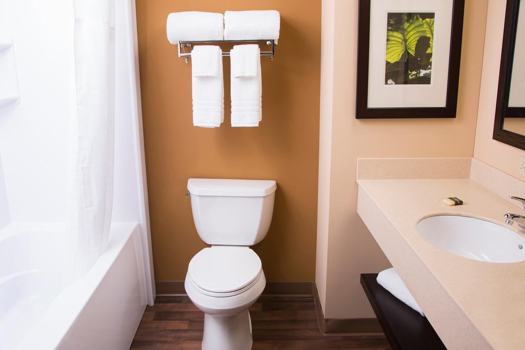 Mainstay Suites Chicago Хилсайд Екстериор снимка